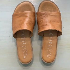 Brown leather Musse & Cloud slide on sandals